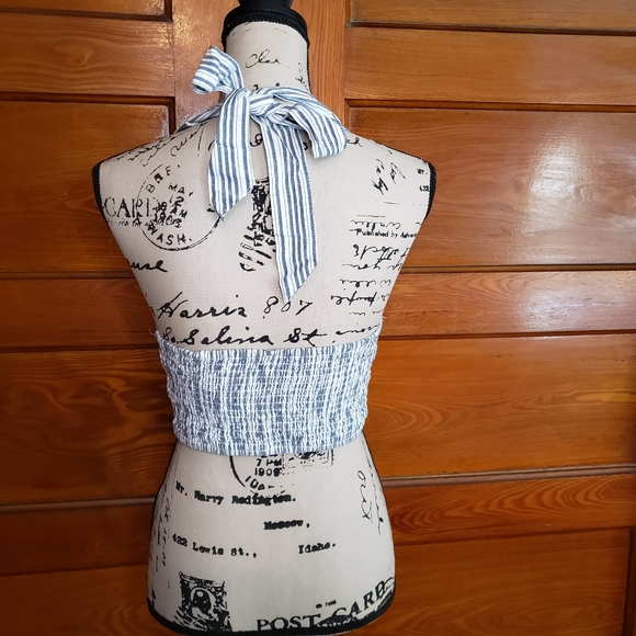 Halter Crop Top - Picture 3 of 6